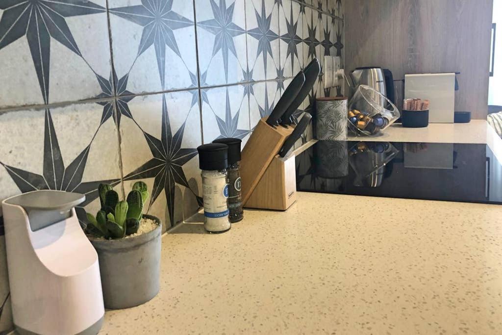 Unique Stay, The Den Apartments Stellenbosch Dış mekan fotoğraf