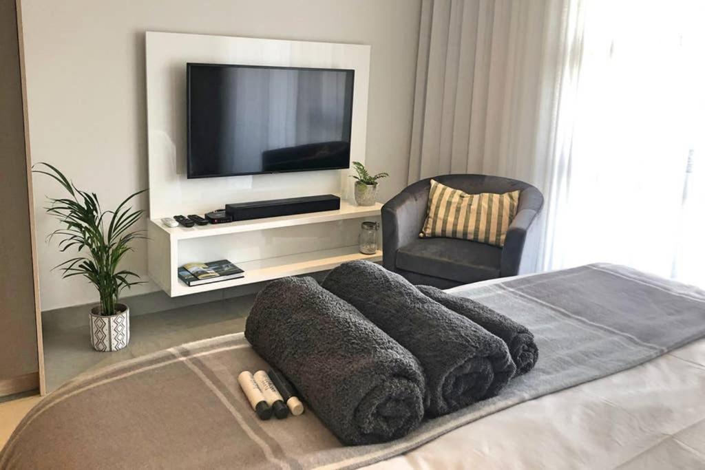 Unique Stay, The Den Apartments Stellenbosch Dış mekan fotoğraf