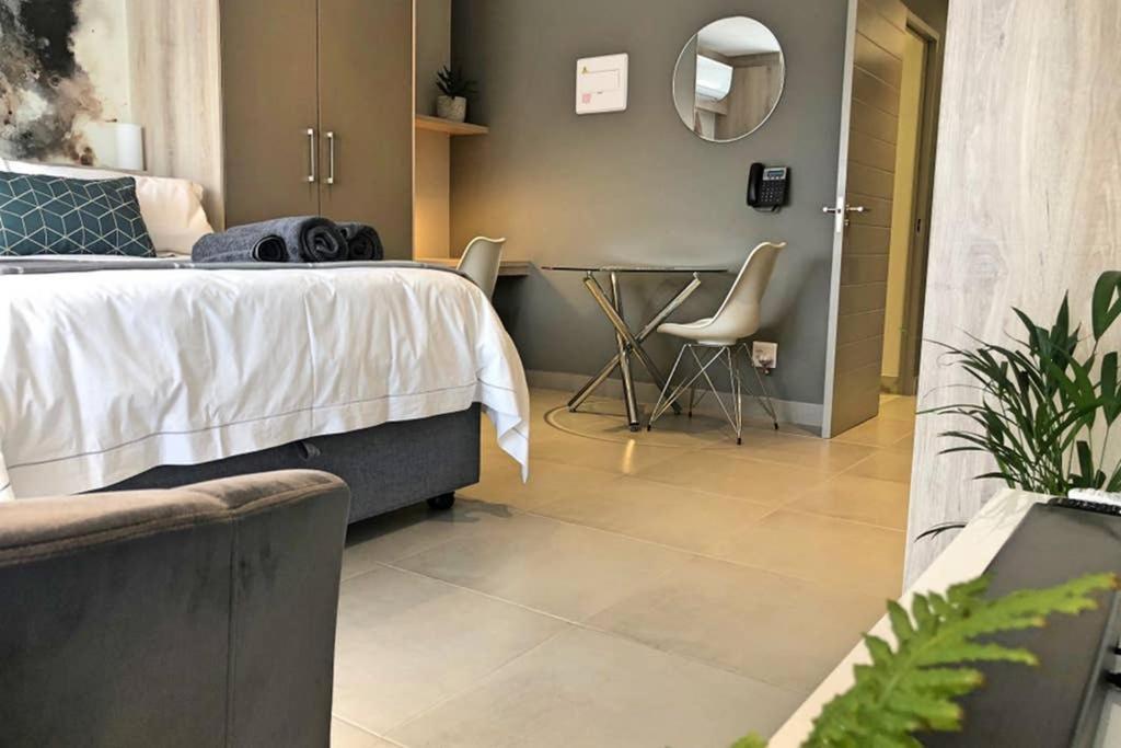 Unique Stay, The Den Apartments Stellenbosch Dış mekan fotoğraf